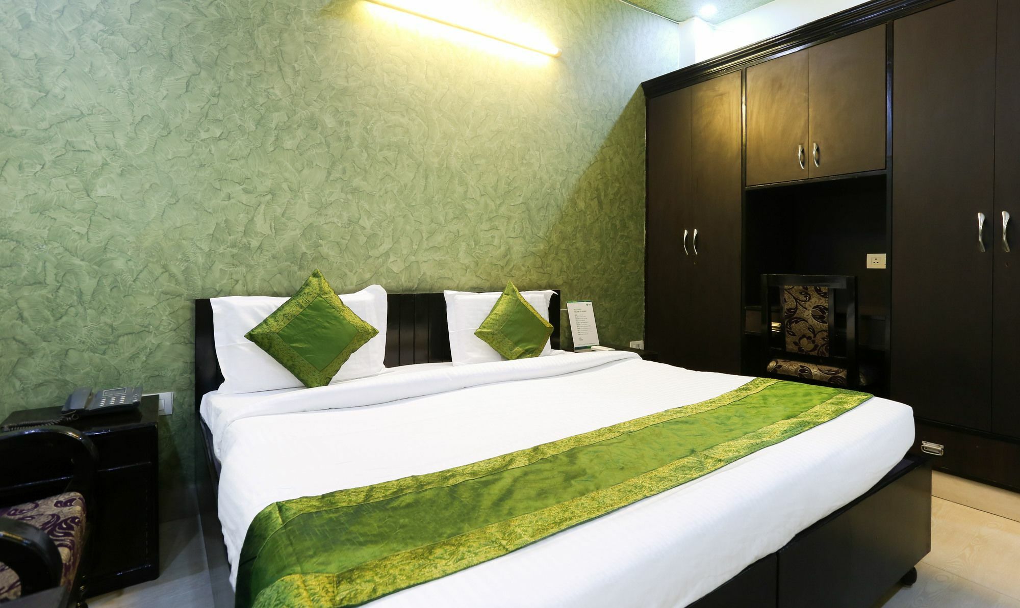 Royal Suites By Park Tree, Kasauli Esterno foto